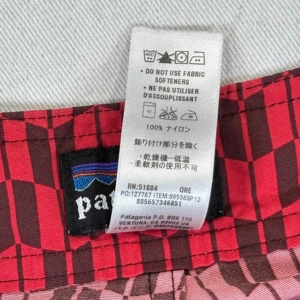 Patagonia Mens 30 Board Shorts Red Black Geometric Chevron Swim Trunks Nylon